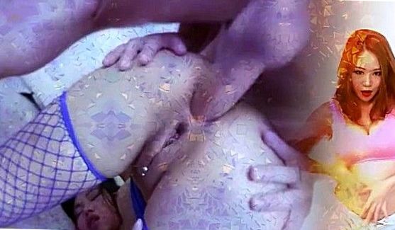 Пикапер подошел к машине где сидела зрелая красотка и завел с ней разговор, порно видео