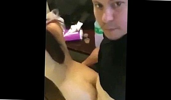 Лысый парень разогрел миловидную брюнетку кунилингусом и жестко выебал в пизду, порно видео